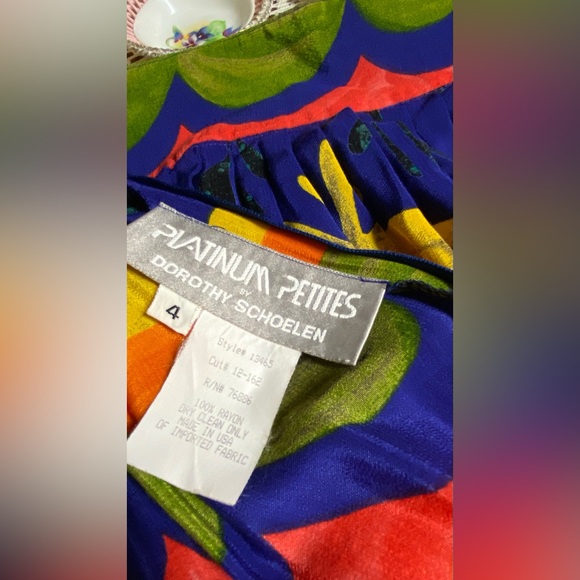 Dorothy Schoelen (Platinum Petites) Colorful A-Line Skirt with Bold Patterns! - Picture 2 of 11